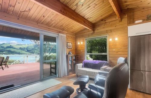 Duvauchelle Casa | Bay View Family Retreat