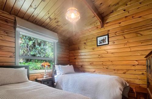 Duvauchelle Casa | Bay View Family Retreat