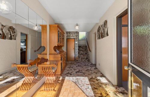 Maungatapu Casa | Bay View Gardens - Tauranga Holiday Home