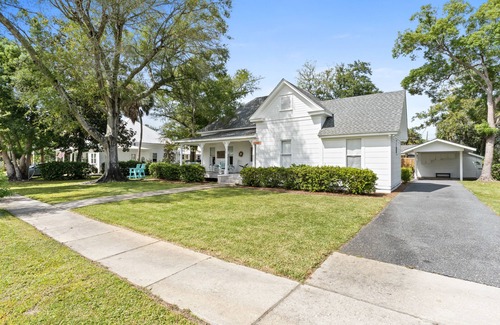 Port St. Joe Cabaña | Bay view Historic home walking to St. Joseph Bay and Downtown.