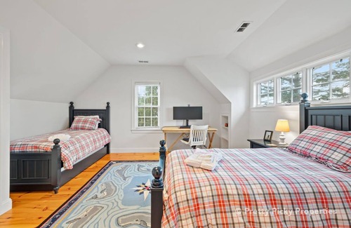 Barnstable Casa | Bay View Retreat, a classic coastal getaway, walk to beach & village: 028-Ba