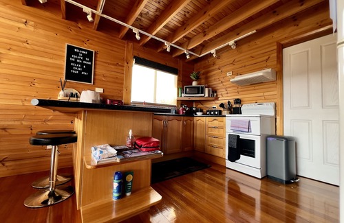 Stieglitz Casa | Bay views Escape: A Relaxing Home for You and Your Family with outdoor BBQ