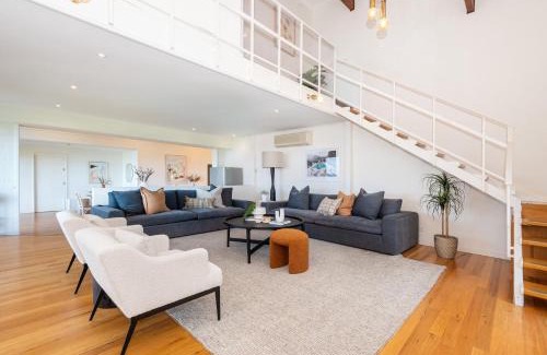 Dromana Casa | Bay Views From Drury Lane with Solar Heated Pool and Gas Heated Spa