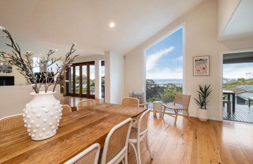 Dromana Casa | Bay Views From Drury Lane with Solar Heated Pool and Gas Heated Spa