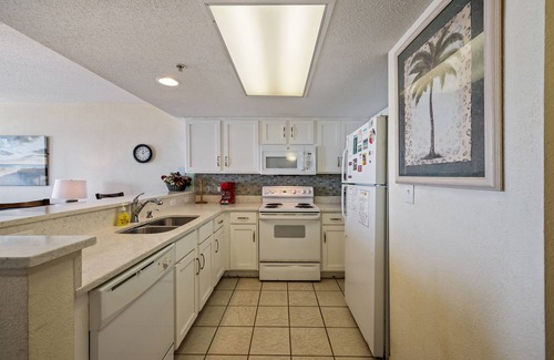 Crescent Beach Condominio | Bay Watch 333-2BR/2BA Oceanfront Condo in North Myrtle Beach