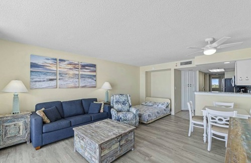 Crescent Beach Condominio | Bay Watch 720-Oceanfront 1BR-Great Water Amenities