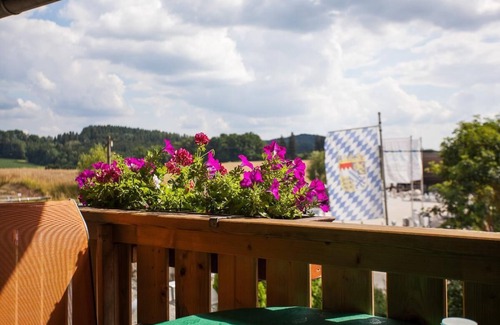 Waldmuenchen Apartamento | Bay window apartment (80 sqm) on the upper floor with south-facing balcony and infrared sauna