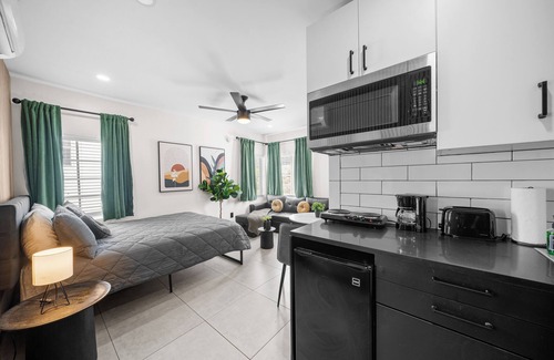 West Avenue Apartamento | Baybreeze Apartments by Lowkl