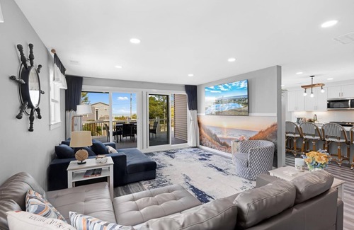 Villas Casa | Bayfront 6 bedroom 3 bath w/in-ground pool!