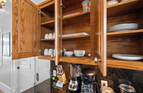 Galveston Casa | Bayfront + BBQ + Kayaks + Elevator + 5 Mins From Beach