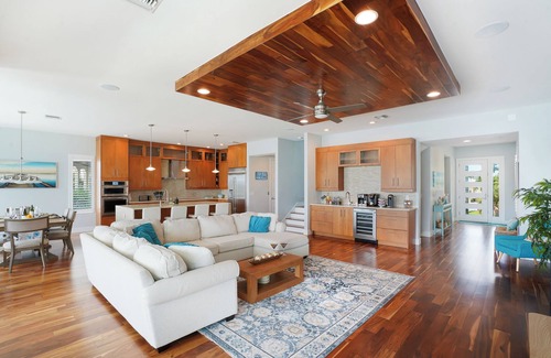 Indian Rocks Beach Casa | Bayfront Bliss w/Pool & Sunrises and Cold Plunge, IRB