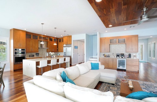 Indian Rocks Beach Casa | Bayfront Bliss w/Pool & Sunrises and Cold Plunge, IRB