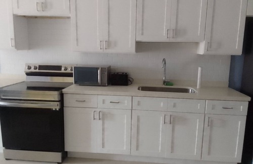 Portmore Apartamento | Bayfront Budget Friendly 2 Bedrooms and 2 Bathrooms Apt in Gated Community