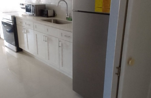 Portmore Apartamento | Bayfront Budget Friendly 2 Bedrooms and 2 Bathrooms Apt in Gated Community