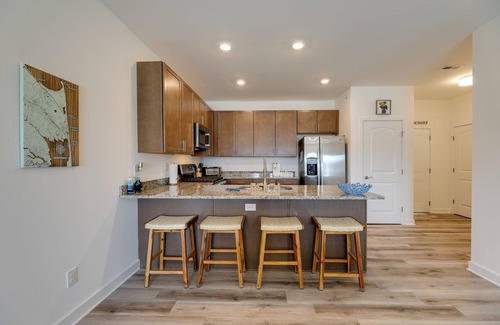 Love Creek Condominio | Bayfront Condo w/ Pool Access, Near Rehoboth Beach