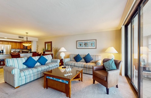 Punta Rassa Condominio | Bayfront Condo with Panoramic 8th Floor Views of Sandy Beaches