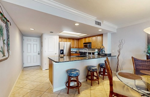 Punta Rassa Condominio | Bayfront Condo with Panoramic 8th Floor Views of Sandy Beaches