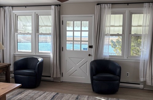 North Wildwood Cabaña | Bayfront cottage in North Wildwood Beautiful sunsets. Close to The Surfing Pig!