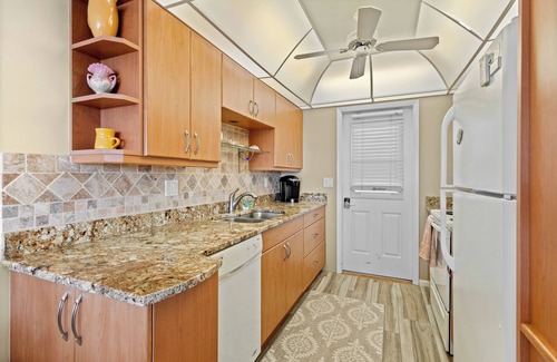 Longboat Key Condominio | Bayfront Escape- Beach Harbor Club F202 by RVA
