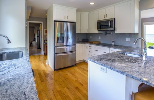 Madison Casa | Bayfront Gem w/ Amazing Water Views + Pond!