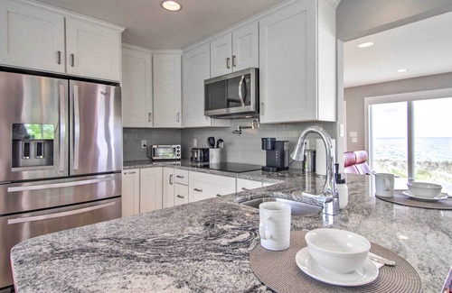 Madison Casa | Bayfront Gem w/ Amazing Water Views + Pond!