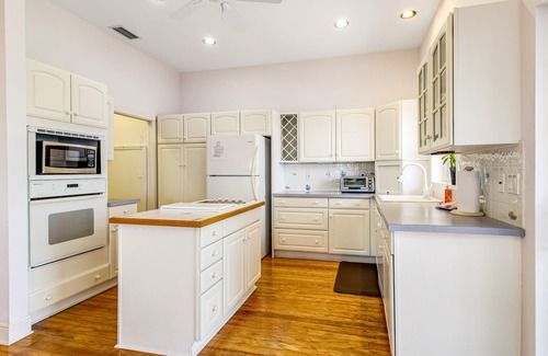 Trailer Estates Casa | Bayfront getaway with gorgeous view, private dock, AC & kayaks - dog-friendly
