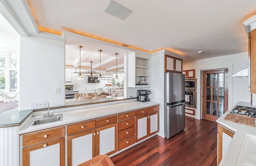 San Rafael Casa | Bayfront Retro Retreat - Amazing SF Getaway