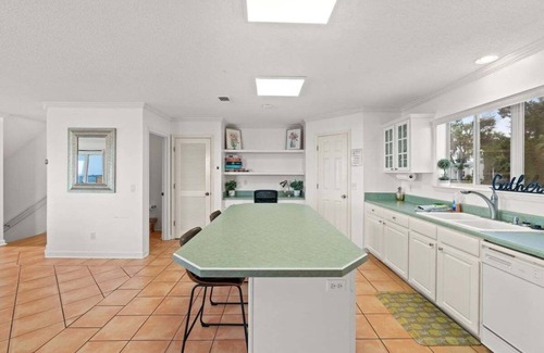 Panama City Casa | Bayfront Townhome with Private Dock, Kayaks & Stunning Views in Historic St. Andrew's!