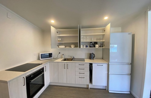 Whangarei Heads Cabaña | ‘BAYHAVEN’ on the waters edge at beautiful McKenzie Bay, Whangarei Heads