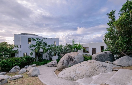 Little Trunk Bay Villa | Villa moderna frente a la playa, piscina, 180º vistas al mar, 3HAB, 3. 5BA