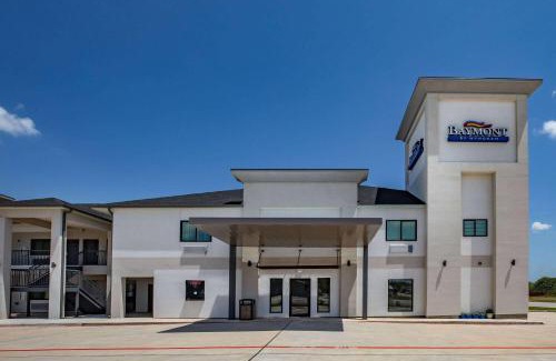 Freeport Hotel | Baymont by Wyndham Freeport Texas