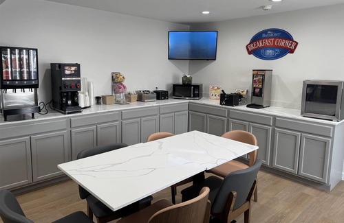Henrietta Hotel | Baymont by Wyndham Henrietta/Rochester