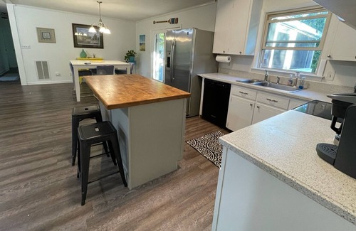 Ogden Casa | Bayshore Bliss - Game Room, Kayaks, Fire Pit!!!