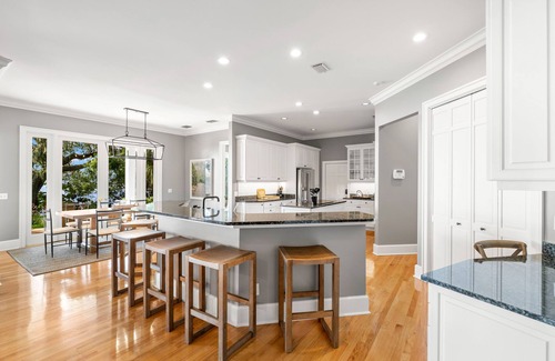 Ballast Point Casa | Bayshore Breeze! Private gated waterfront home in south Tampa.