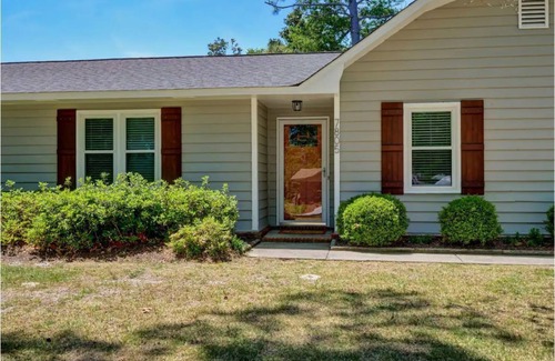 Bayshore Casa | Bayshore Retreat - Clean & Close to everything!