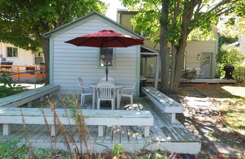 Frankfort Casa | Bayside Cottage - Remodeled And Great Location!