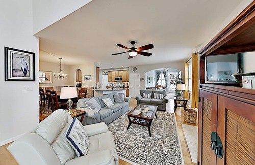 Bayside Village Casa | Bayside escape with pools, golf, tennis, fishing, spas & saunas + beach shuttle