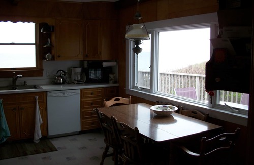 North Truro Casa | Bayside Home con escalera privada a la playa