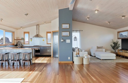 Corinella Casa | Bayside Oceanview Getaway