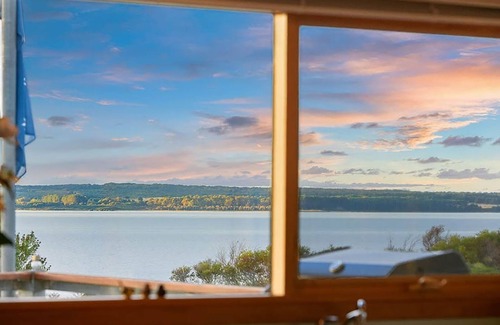 Corinella Casa | Bayside Oceanview Getaway