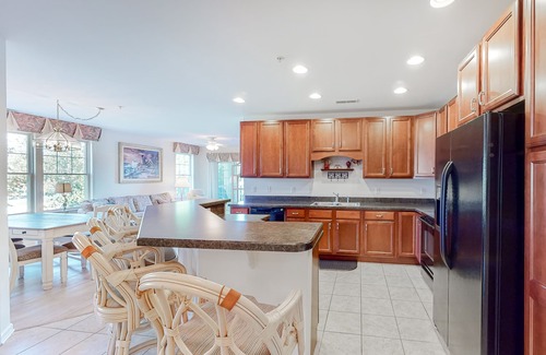 Sun Ridge Condominio | Bayside Resort 2nd floor condo w/ pool, dog-friendly, and gym