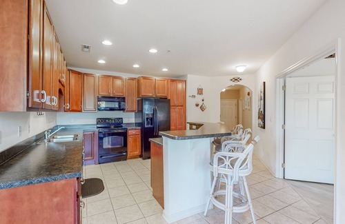 Sun Ridge Condominio | Bayside Resort 2nd floor condo w/ pool, dog-friendly, and gym