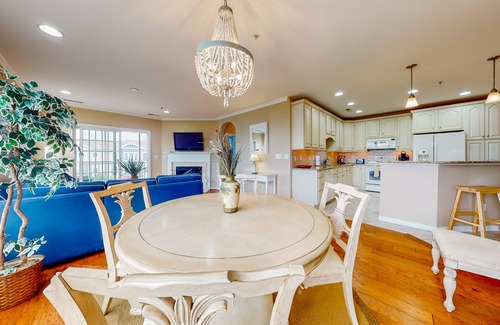 Sun Ridge Condominio | Bayside Resort 3rd floor condo with lovely interior/balcony, pool, on-site golf