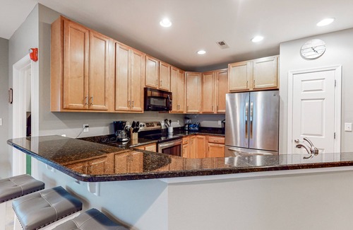 Sun Ridge Condominio | Bayside Resort 4th floor condo w/ gym, tennis court, and free WiFi