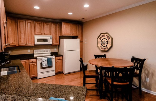 Sun Ridge Condominio | Bayside Resort Condo next to Sunridge Pool!