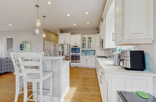 Bayside Casa | Bayside Resort house w/ basketball court, private gas grill, tennis court