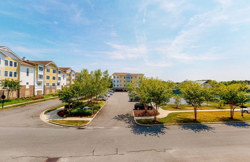 Sun Ridge Casa | Bayside Resort townhouse w/ gym, private gas grill, pool, and free WiFi