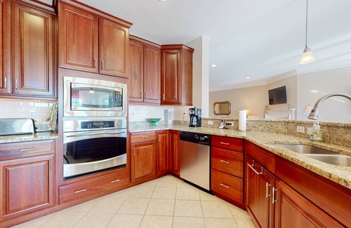 Bayside Condominio | Bayside Resort with pools, golf, tennis, fishing, & spas plus beach shuttle