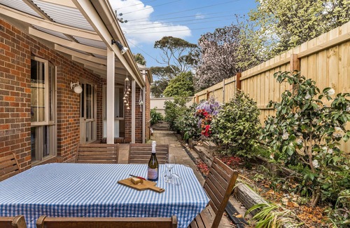 Clifton Springs Casa | Bayside walks and local beach access, in the heart of the Bellarine and wineries