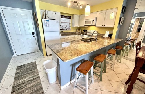 Orange Beach Condominio | Bayview 82 2 Bedroom Condo by RedAwning